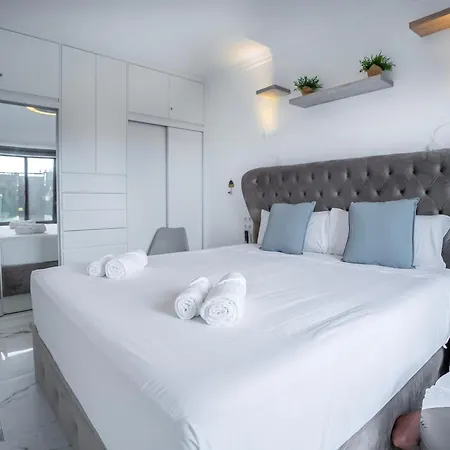 Apartment Tasteful 1bd With Pool, Oceanfront Terrace, B82